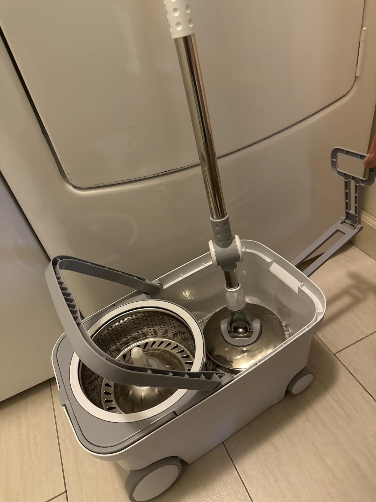 Self ringing spin mop set