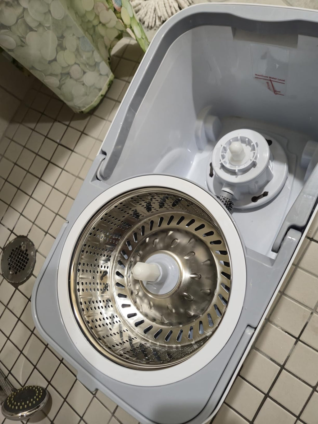 Self ringing spin mop set